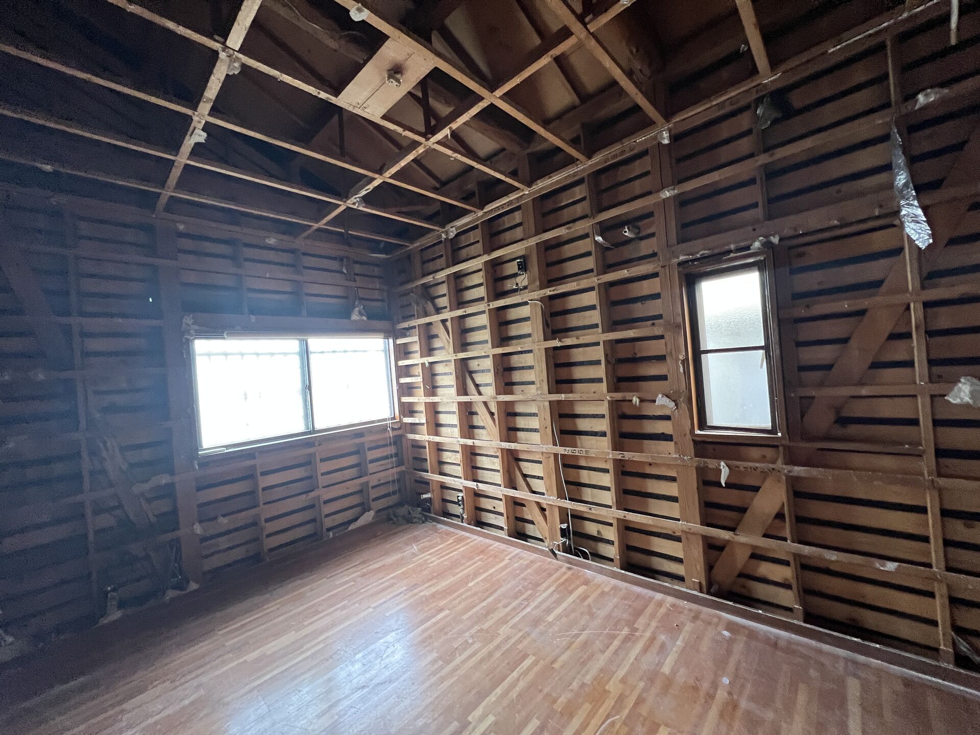 木造2階建て住宅 解体工事｜35坪・瓦屋根・モルタル外壁